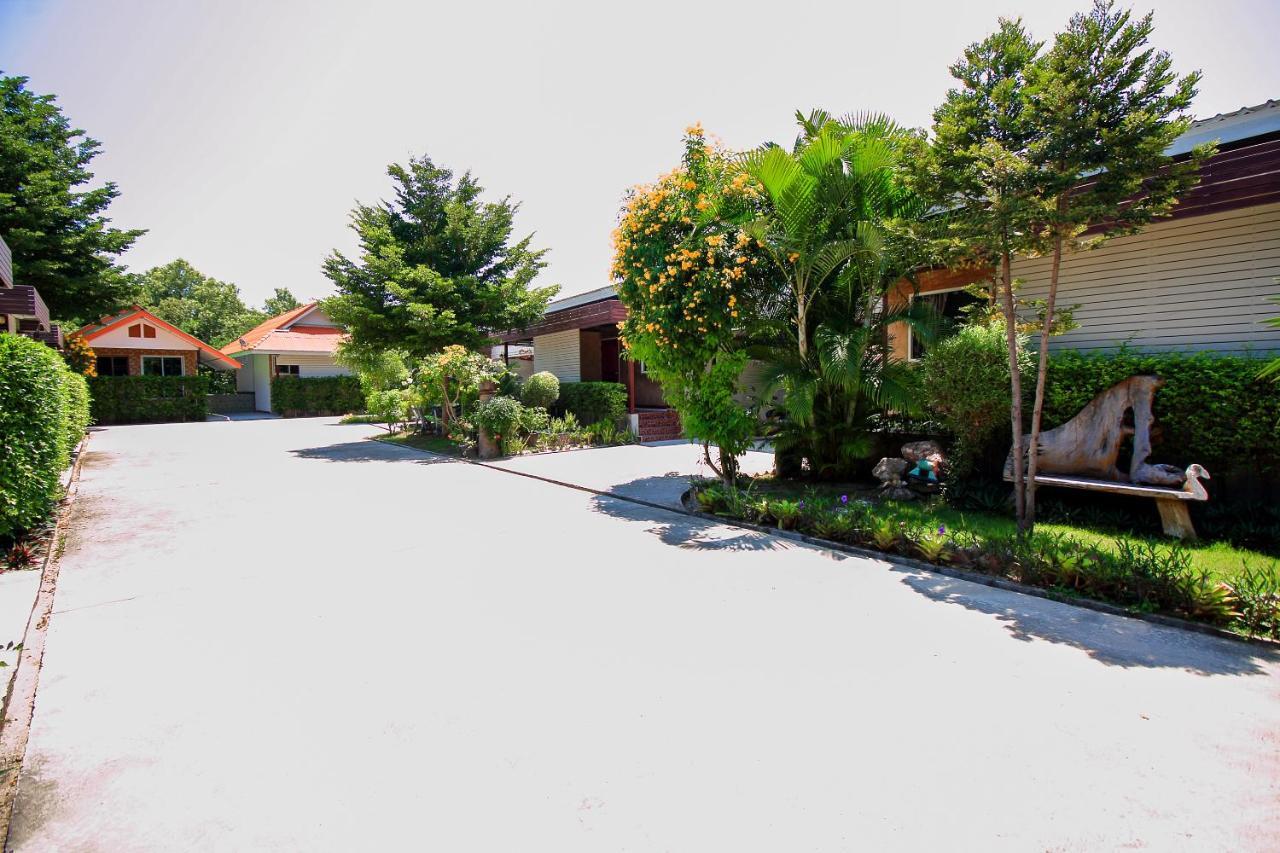 Oyo 354 Ton Hom Resort & Villa Hua Hin Bagian luar foto